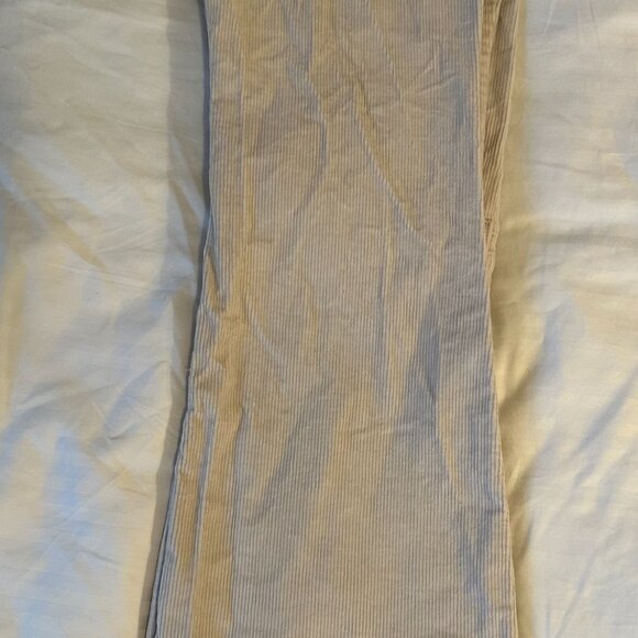 Levis 70's High Rise Flare Corduroy Jeans - Picture 9 of 10